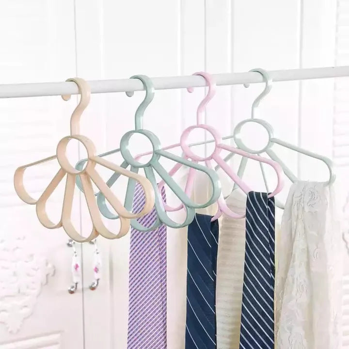 Flower Design 5 Ring Multipurpose Hanger Random Colors